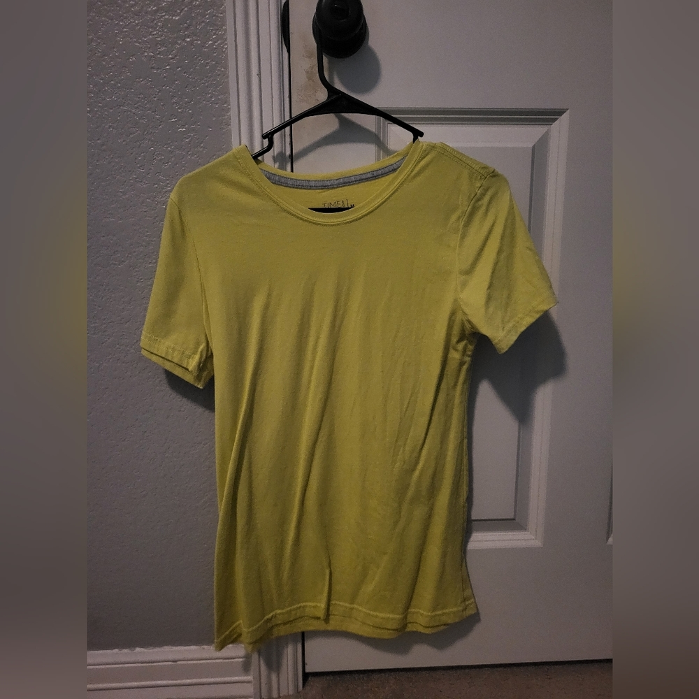 Time and Tru Meduim Yellow T-shirt
